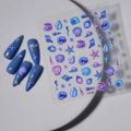 Détail d'autocollants 3D pour ongles motif océan avec coquillages et queue de sirène en bleu - Style Hippocampe Vie Marine (CO-039)