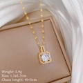 Collana in acciaio al titanio dorato con ciondolo quadrato halo e zircone centrale - Catena in Acciaio al Titanio / Ciondolo in Rame Con Micro-intarsio / Stile Oro Zircone Bianco (H204)