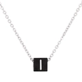 Pendentif alphabet carré en argent avec accent rectangulaire noir sur chaîne métal - Lettre I (KN238012-Z)
