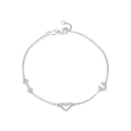 Elegante pulsera de plata esterlina S925 con corazones y dijes I y U en fondo blanco - Pulsera de Corazón y Letras / Plata 925