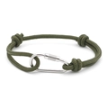 Dettaglio del bracciale in paracord verde militare con moschettone e trama intrecciata - Verde militare