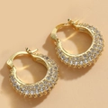 U-vormige oorringen in 18K goudkleur met sprankelende zirkonia stenen in pavé-zetting - Volledig Pavé Hoop / Goud