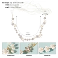 Dettagli macro di una fascia da sposa con perle artificiali, strass e fiori in argilla - Fiore Bianco e Oro (HS-J7217G)