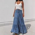 Gelaagde denim maxi-rok met lage taille in klassiek gewassen blauw voor dames - S / Blauw