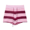 Dettaglio degli shorts in maglia all'uncinetto a righe rosa e bordeaux con coulisse - S / Pantaloncini a Righe Rosse