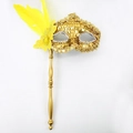 Masque de mascarade doré à paillettes avec plumes jaunes et détails floraux élégants - Paillettes Dorées - Main Détachable / Doré