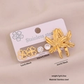 Drei Paar goldene Edelstahl-Ohrringe mit Kleeblatt-, Zirkon- und Blattmotiven - Blütenblattstil (4#花瓣) / Gold