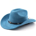 Detalle de sombrero vaquero azul real de ante con banda de cuero y dijes de metal - M (56-58cm) / Azul Lago