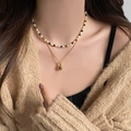 Collar de perlas de doble capa estilo vintage francés lucido por una modelo elegante - Empalme de Perlas de Piedra Preciosa de Doble Capa Retro / 19# Juego de Collar-Dorado-Café
