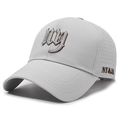 Hellgraue schnelltrocknende Baseballkappe mit NY-Stickerei und Laser-Lüftungslöchern - Grau