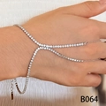 Silbernes Sklavenarmband-Set mit Herz-Zirkonia und verstellbarer Ringkette für Damen - Silberne Handrückenkette mit Weißem Zirkon (B064) / Silber