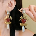 Boucles d'oreilles vintage dorées avec Cupidon, cœurs rouges et perles sur l'oreille - 40# Cupidon Ange Cœur Rouge Perle (5915056812158)