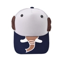 Détail d'une casquette enfant grise avec oreilles en peluche, imprimé éléphant et maille filet - Éléphant-Casquette de baseball