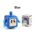 Robot antistress blu con braccia articolate e joystick completo di confezione regalo - Robot con Occhi Grandi Blu (666-9)