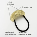 Detalle del coletero de metal dorado con dimensiones de 5,25 cm x 2,2 cm y peso de 14g - Martillado En Forma De U / Dorado