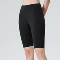 Pantaloncini da yoga neri a vita alta da donna con vestibilità slim e tessuto opaco - S / Nero