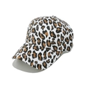 Dettaglio del cappello da baseball leopardato con tela di cotone e tesa ricurva - M (56-58cm) / Bianco
