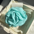 Elegante pinza para el pelo con rosa de tela azul menta en caja de regalo de lujo - 9.5CM / Verde Menta
