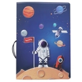Detailansicht der dunkelblauen Reisepasshülle mit Weltraum- und Astronauten-Motiven - Dunkelblau Success