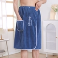 Tragbares Badetuch für Herren aus marineblauem Coral-Fleece mit Knopf und Tasche - Herren-Baderock / Blau