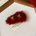 Boucles d'oreilles cerises rouges avec nœuds dorés sur fond en velours bordeaux - 71# Boucles d'Oreilles Cerise-Flocage Rouge-Noeud Doré