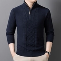 Dunkelblauer Herren-Strickpullover mit halbem Reißverschluss, Stehkragen und Zopfmuster - M / Marineblau