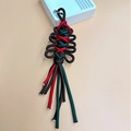 Ciondolo natalizio in paracord fatto a mano in rosso e verde con frange a nappa - Marrone Scuro