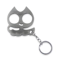 Vue détaillée d'un porte-clés chat en métal argenté avec deux trous de préhension - Sourire - Étain Antique / Emballage Individuel