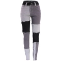 Detail van high waist jeans met gerafelde zoom en tweekleurig denim patchwork ontwerp - S / Zwart