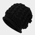 Détail du bonnet en tricot nid d'abeille noir avec bord roulé et texture épaisse - Taille unique / Noir