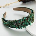 Cerchietto barocco vintage con cristalli smeraldo su raso verde e dettagli floreali strass - Verde