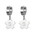 Boucles d'oreilles créoles en acier inoxydable argenté avec pendentif fleur de cerisier - Style Sakura (Couleur Acier) / Style Argent 2
