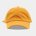 Nahaufnahme der gelben Cord-Baseballkappe mit feiner Rippstruktur und 6-Panel-Krone - Gelb