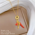 Detail van de hart en chili hanger ketting met 4,3g gewicht en 40+5cm kettinglengte - Ketting met drie bedels (H537)