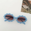 Light blue flower-shaped sunglasses for children with brown gradient lenses - Blue