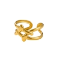 Detailansicht eines unregelmäßigen Goldrings mit 1,7 cm Innendurchmesser und 1,2 cm Höhe - Gold Abstrakte Überlappende Linien