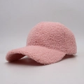 Rosa Lammwolle Baseballkappe mit flauschigem Teddy-Fleece-Stoff für winterliche Wärme - Einheitsgröße / Rosa