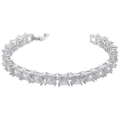 Detailed view of square-cut tennis bracelet with silver-tone four-prong setting stones - Square Zirconia Tennis Chain / Silver Square VL401