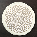 Round beige jute placemat with white geometric patterns and chic off-white tassels - 38cm / Fringed Rhombus Flower