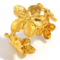Offener goldener Blumenring mit mehrlagigen 18K vergoldeten Blütenblättern im Design - Blumen Offener Stil (R5184) / Gold