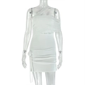 Dettaglio mini abito bianco monospalla con coulisse arricciata e trama del tessuto vista - S / Bianco