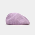 Detalle de la boina de punto color lavanda con lentejuelas brillantes y textura suave - Talla única / Violeta Claro