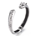 Bracelet ouvert tête de léopard en acier titane argenté avec taches noires et luxe - Bracelet Ouvert Tête de Panthère (KB163986-KJX)