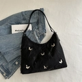 Schwarze Hobo-Tasche aus PU-Leder mit silbernen Schmetterlingen und Kettenriemen - Ohne Anhänger / Schwarz