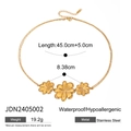 Collier doré en acier inoxydable avec trois pendentifs floraux et design étanche - Collier avec Trois Fleurs (JDN2405002)