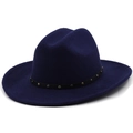 Dettaglio del cappello cowboy in feltro blu scuro con fascia nera e rivetti in metallo - M (56-58cm) / Blu Notte