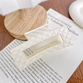 Elegant white quilted pattern hair claw clip for women in classic French vintage style - 10.5cm / Creamy White