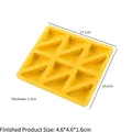Molde de silicona amarillo para 9 quesos triangulares, medidas 17,1x15,6x1,7cm - 12 Cavidades Queso - Amarillo