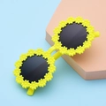 Kids flower-shaped sunglasses with bright yellow daisy frame and dark round lenses - Yellow