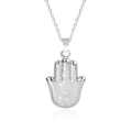 Dettaglio del ciondolo Mano di Fatima con motivi a onde e texture a spirale in argento - Set Collana Argento